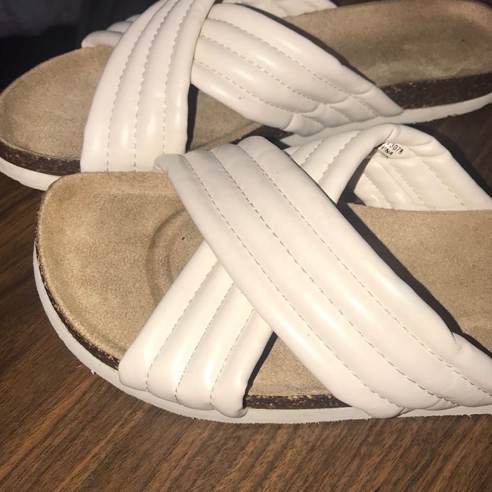 ✨COMFY CREAM SANDALS✨